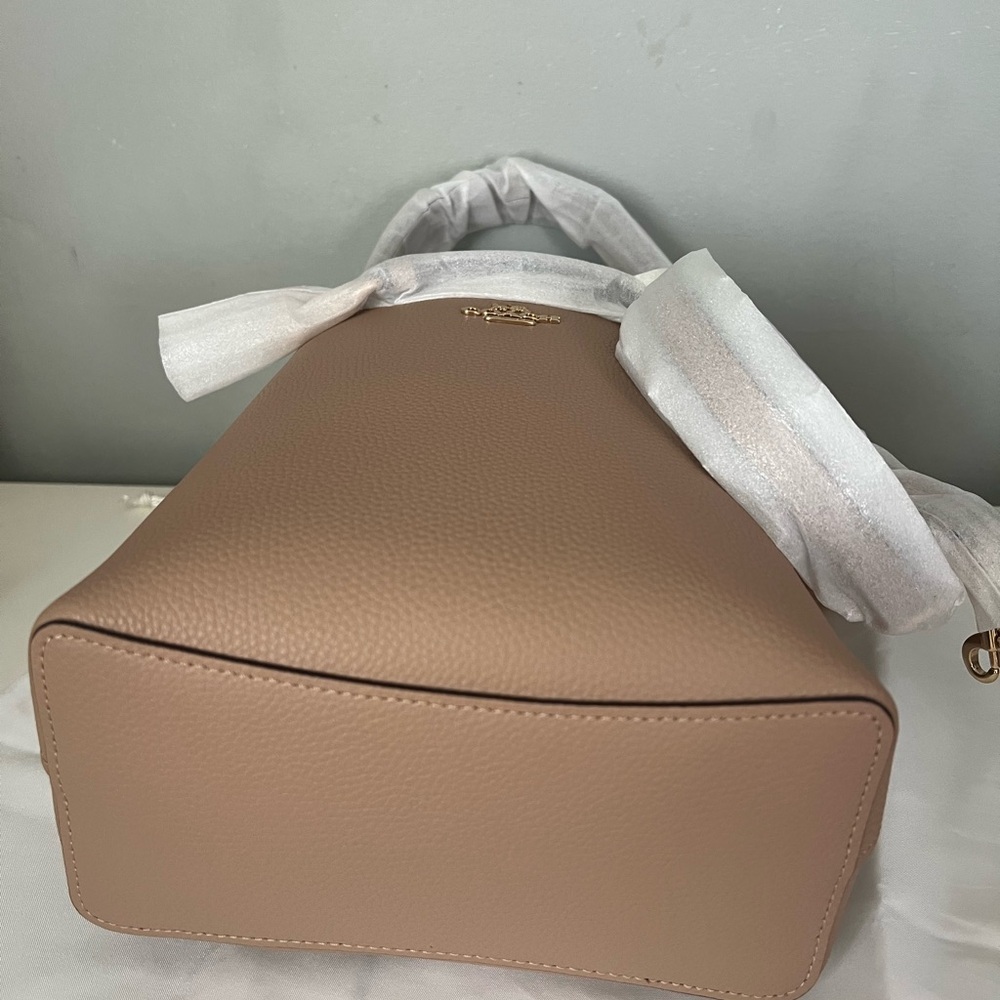 Coach Small Town Bucket Bag And Matching Wristlet - Picture 7 of 13